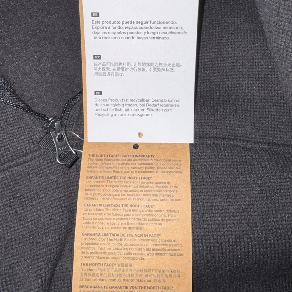 The North Face Men's Black Half-Zip Fleece Pullover